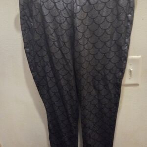Torrid Black and Gray Textured Leggings